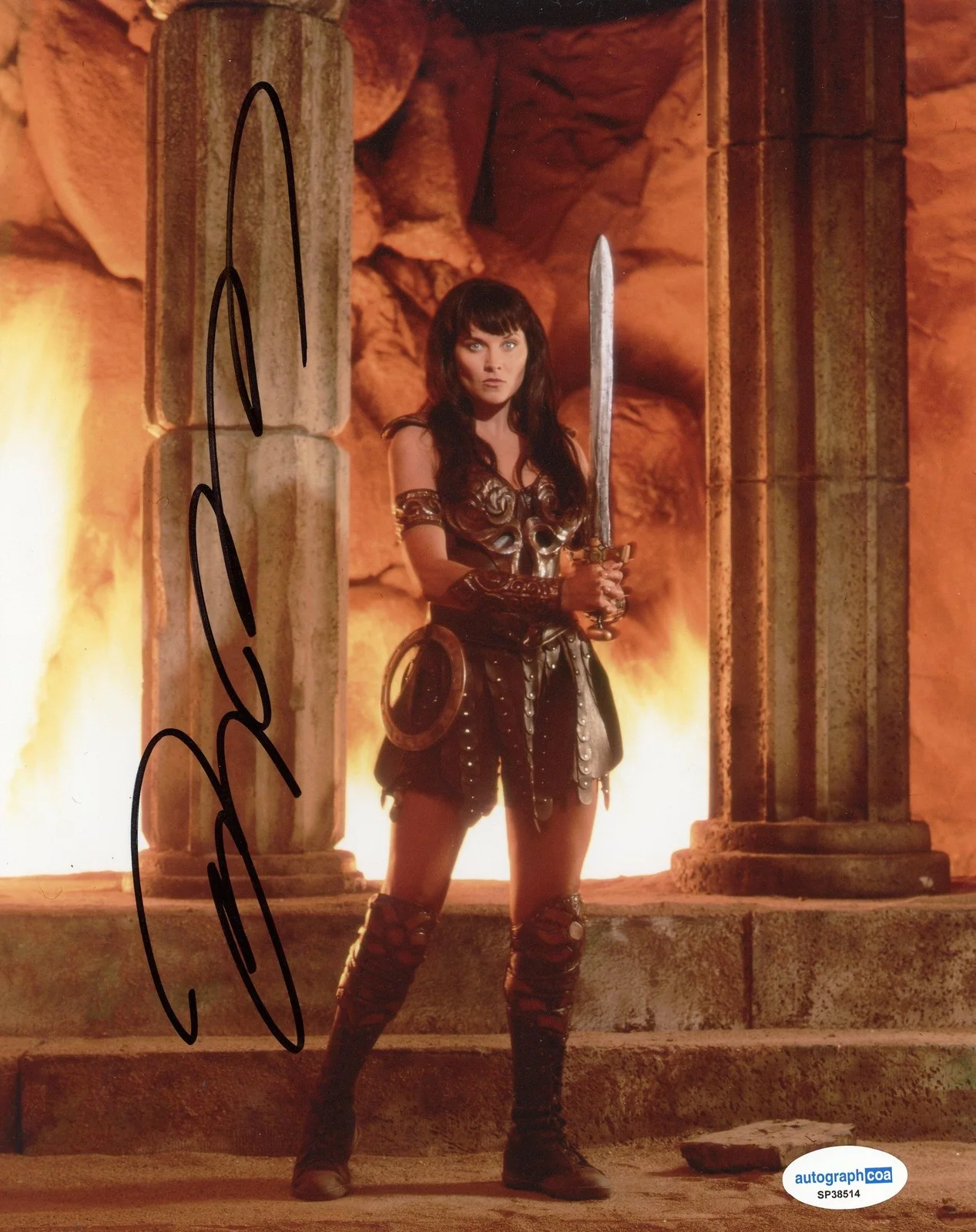 Lucy Lawless — Lucy Lawless "Xena: Warrior Princess" AUTOGRAPH Signed 'Xena' 8x10 Photo ACOA, изображение 2