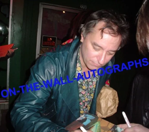 R.E.M. BAND HAND SIGNED AUTOGRAPHED ELECTRIC GUITAR BY 2! WITH PROOF + C.O.A., image 3