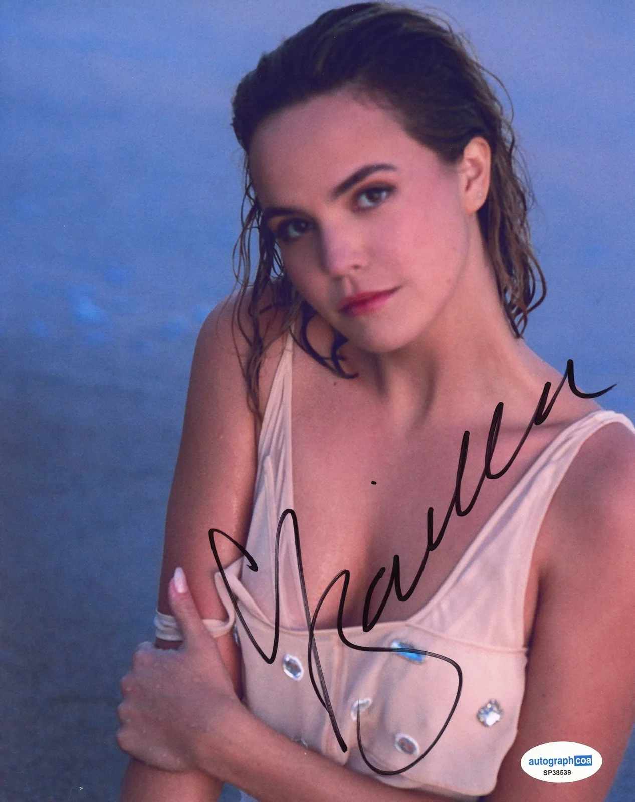 Bailee Madison — Bailee Madison "Good Witch" AUTOGRAPH Signed Autographed 8x10 Photo ACOA, image 2