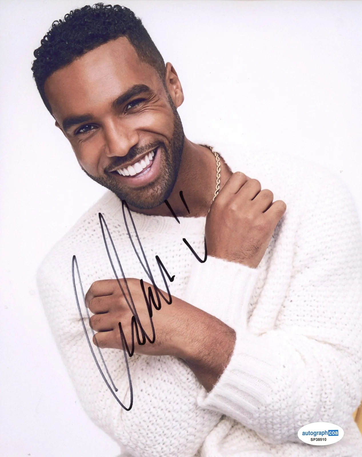 Lucien Laviscount — Lucien Laviscount "Emily in Paris" AUTOGRAPH Signed Autographed 8x10 Photo ACOA, изображение 2