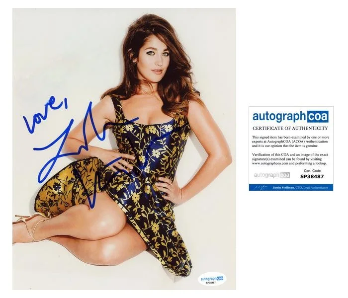 Lola Kirke — Lola Kirke "Mozart in the Jungle" AUTOGRAPH Signed Autographed 8x10 Photo ACOA