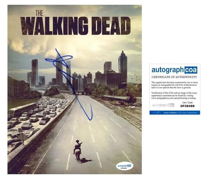 Robert Kirkman — Robert Kirkman "The Walking Dead" Creator AUTOGRAPH Signed 8x10 Photo ACOA