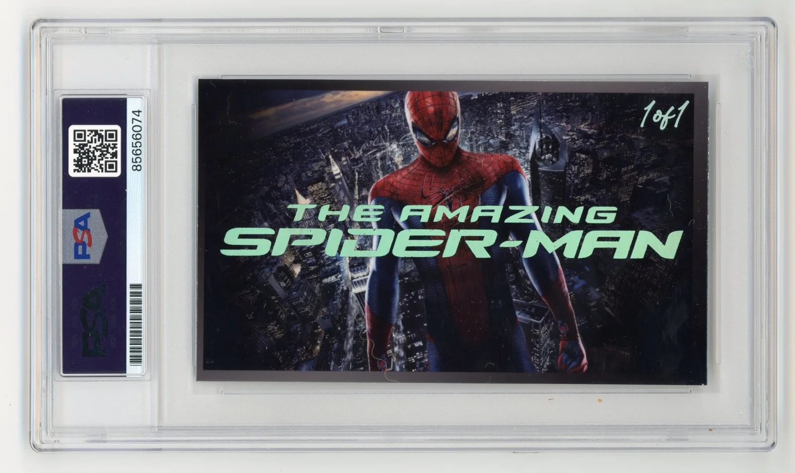 Emma Stone — Emma Stone Signed Cut Custom Amazing Spider-Man Gwen Stacy PSA DNA Slabbed AUTO, изображение 2