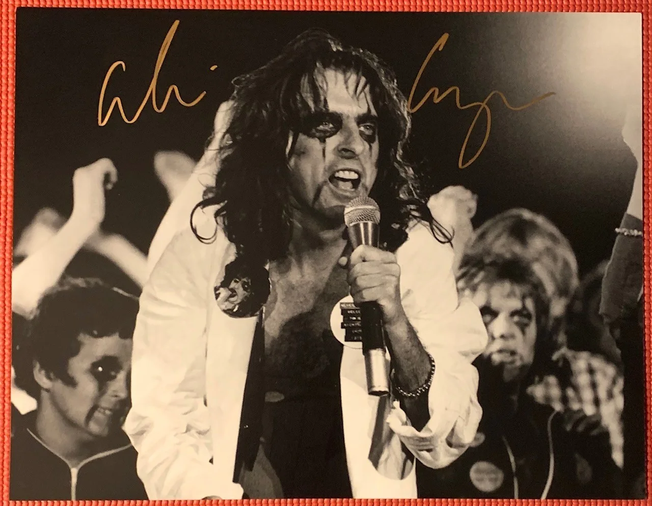 BECKETT signed 14"x 11" autographed ALICE COOPER b&w photo DEPARTMENT OF YOUTH, изображение 2