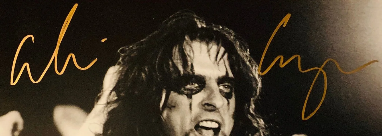 BECKETT signed 14"x 11" autographed ALICE COOPER b&w photo DEPARTMENT OF YOUTH, изображение 3