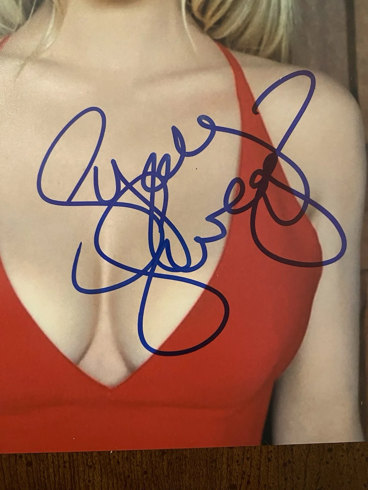 Sydney Sweeney — Sydney Sweeney Signed Autographed 8x10 Photo With COA Euphoria The White Lotus, изображение 2