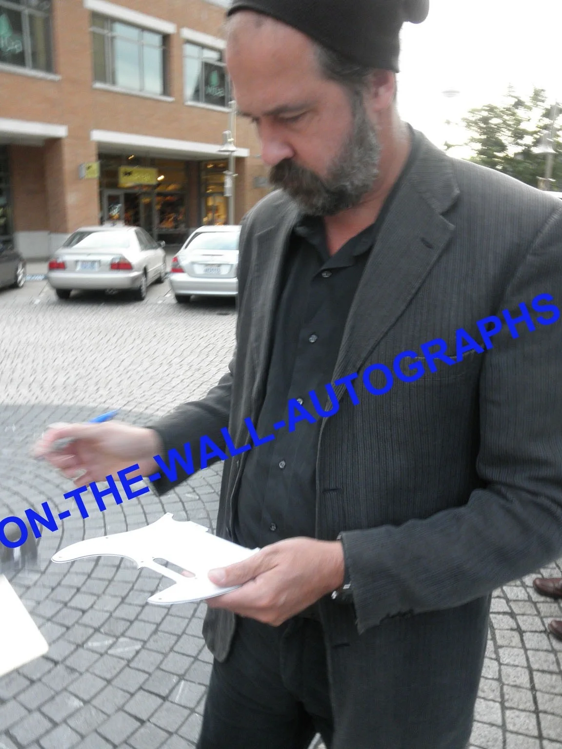 NIRVANA KRIST NOVOSELIC HAND SIGNED AUTOGRAPHED ELECTRIC BASS GUITAR! PROOF +COA, изображение 3