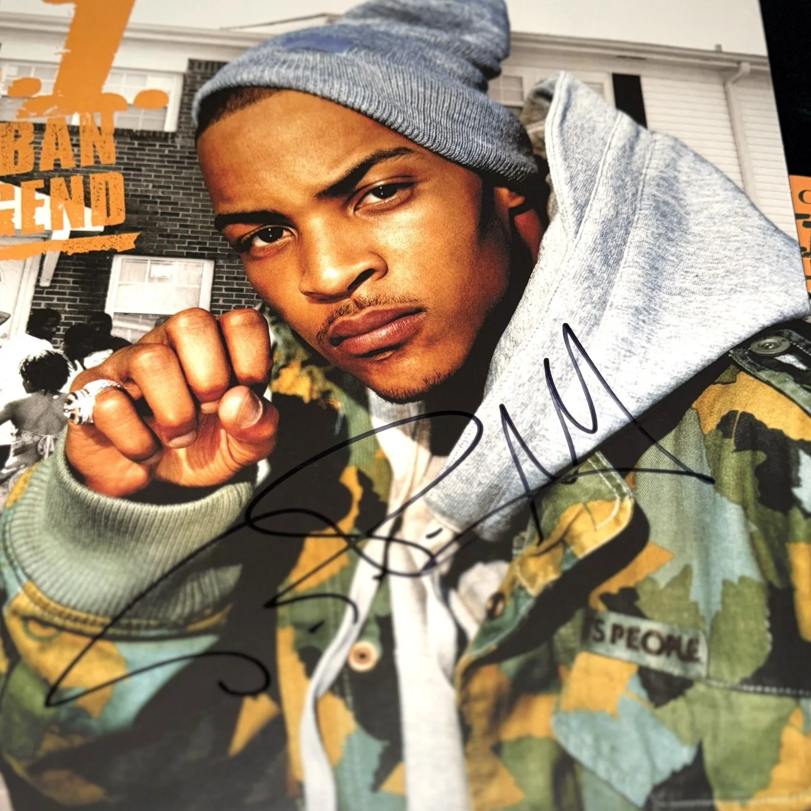ACTOR RAPPER T.I. signed autographed URBAN LEGEND VINYL TIP BECKETT BAS COA, изображение 2