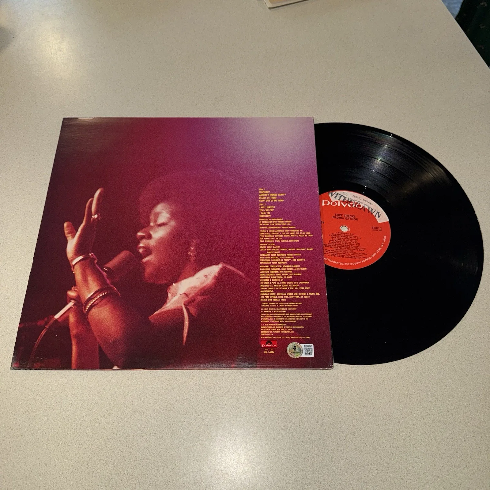 SINGER GLORIA GAYNOR signed autographed LOVE TRACKS ALBUM BECKETT BAS COA, изображение 2