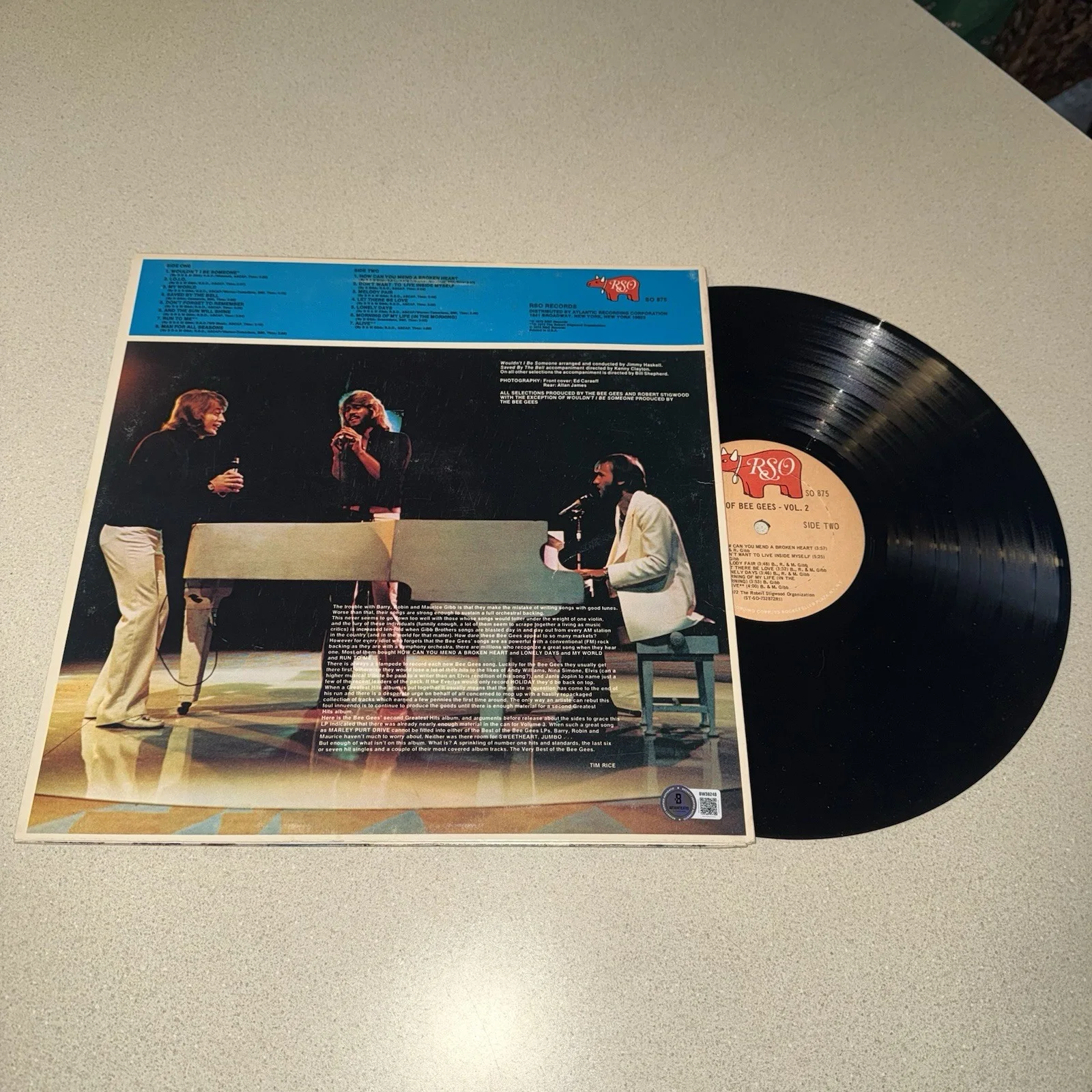 SINGER BARRY GIBB signed autographed BEST OF VOL2 VINYL BEE GEES BECKETT BAS COA, изображение 3