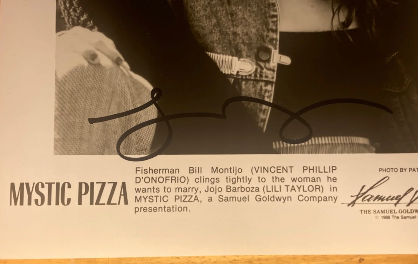 Hand SIGNED Lili Taylor 8x10 Vintage Press Photo 'Mystic Pizza' (1988) JoJo Barb, изображение 3