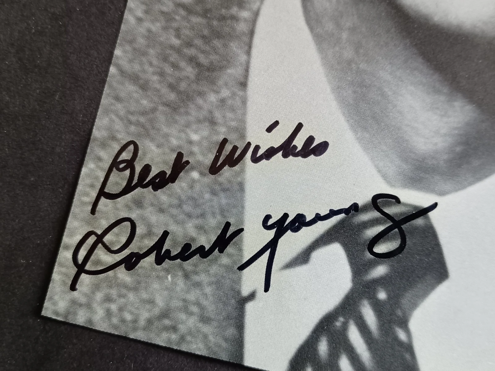 Robert Young (d. 1998) Signed 4.75" x 8.5" Photo - Father Knows Best, изображение 2