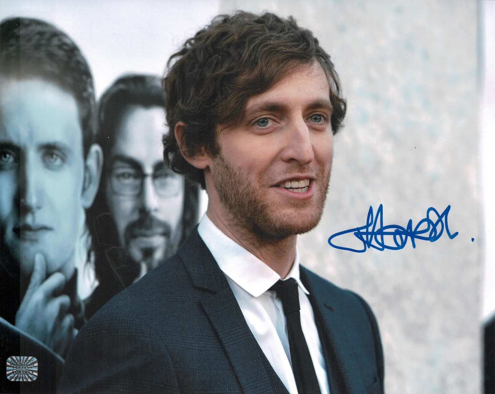 Thomas Middleditch — Thomas Middleditch Silicon Valley Autographed Signed 8x10 Photo AMCo COA 5026