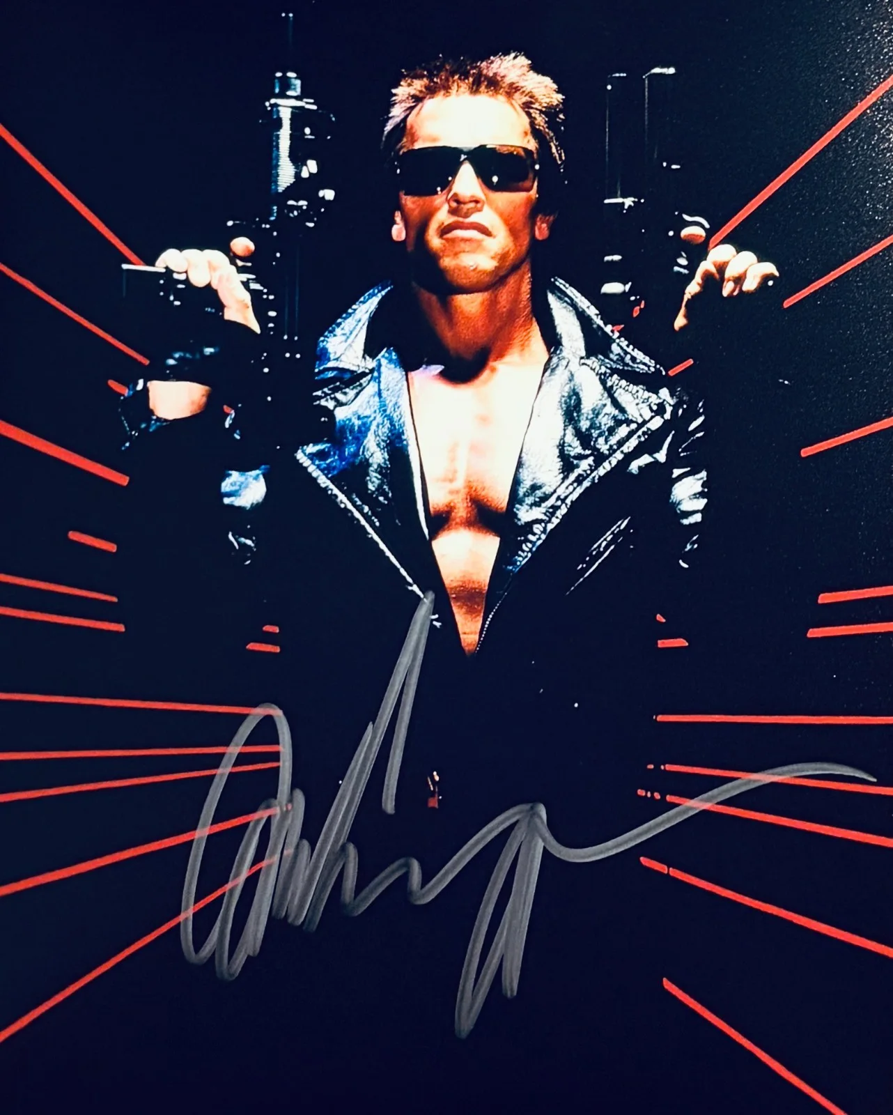 Arnold Schwarzenegger — Arnold Schwarzenegger Hand Signed•8x10 Autograph•Heroes & Legends COA, image 2