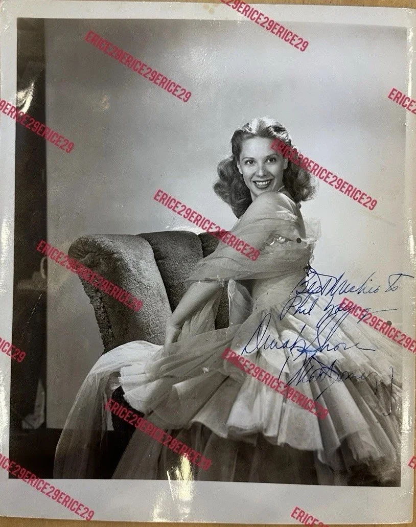 Dinah Shore — Dinah Shore SIGNED 1940s Publicity Photo Autograph Hollywood Singer TV Star, изображение 2