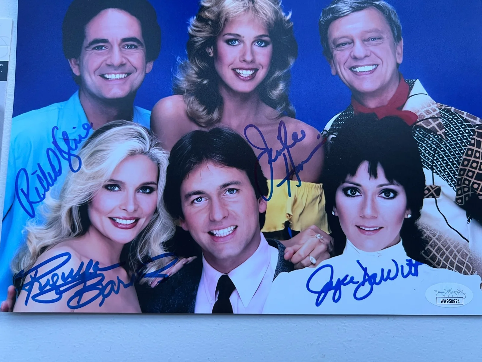 THREE'S COMPANY CAST SIGNED 8X10 PHOTO (4) JSA, image 2