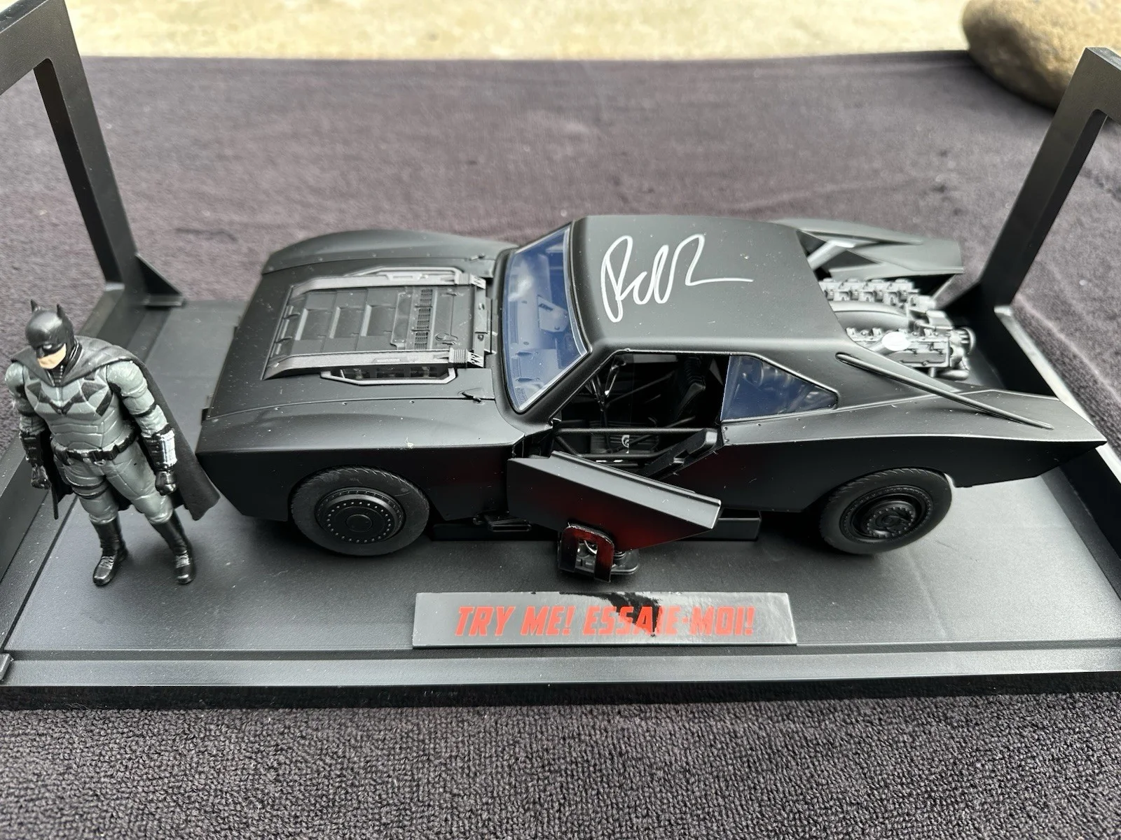 Robert Pattinson — Robert Pattinson Autographed Jada 2022 The Batman 1:18 Scale Die-Cast Batmobile, image 2
