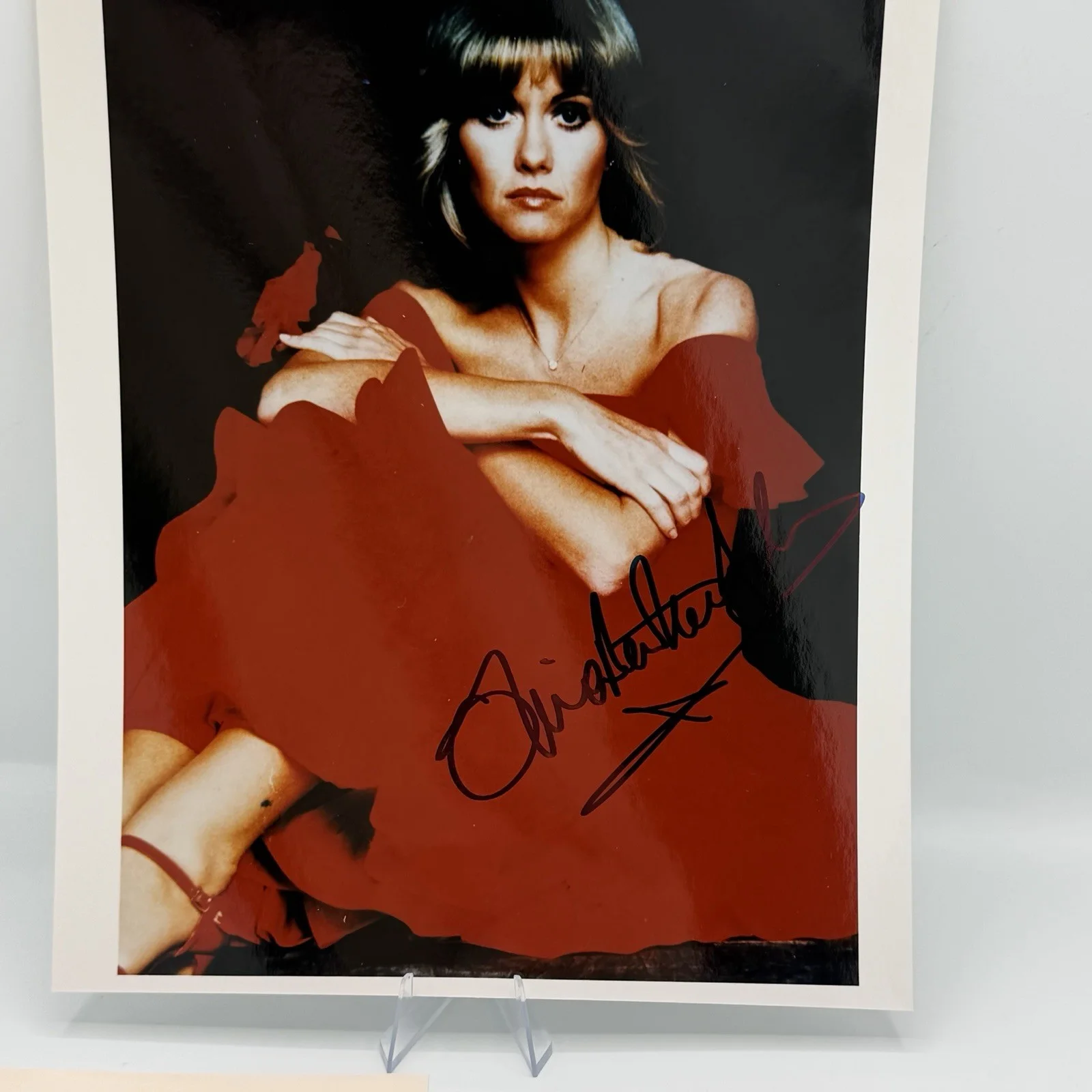 Olivia Newton John Signed Autographed 8x10 Photo w/ COA Grease Singer Actress, image 2