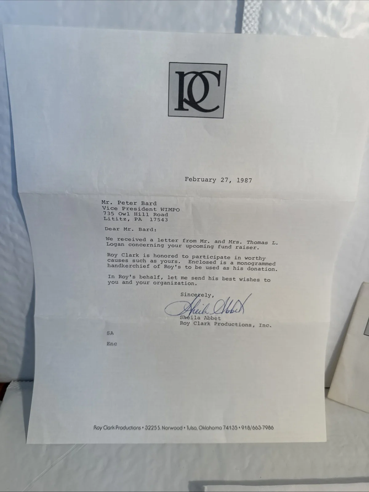 Roy Clark — Roy Clark Monogrammed Handkerchief with letter of authenticity, image 5