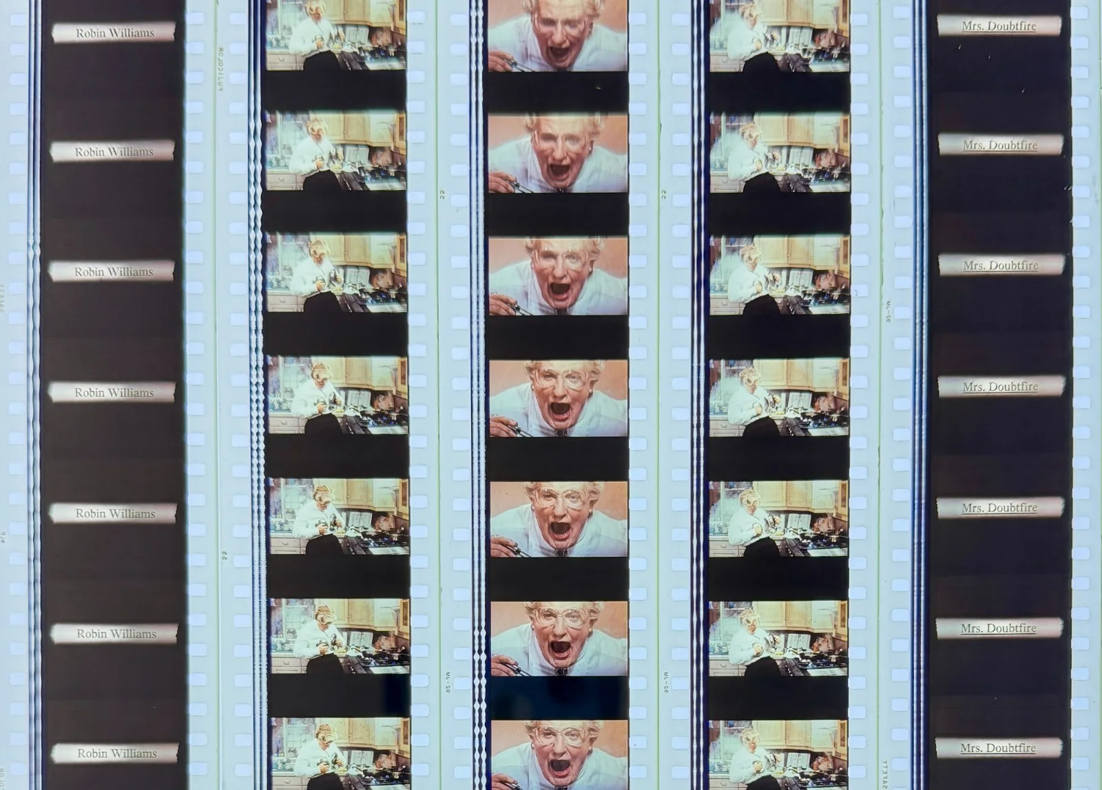 Robin Williams In Mrs Doubtfire (1993) Very Rare Unmounted 35mm Film Cells, изображение 4
