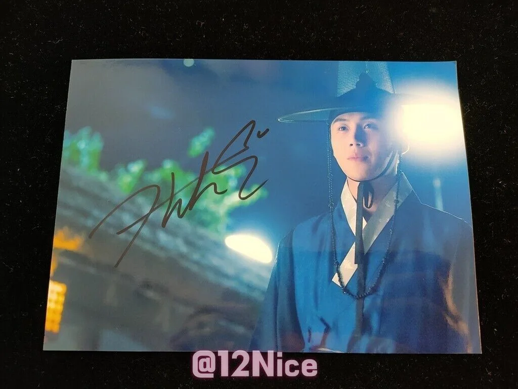 Kim Seon Ho Autographed Photo 4*6 K-POP 102021, image 2