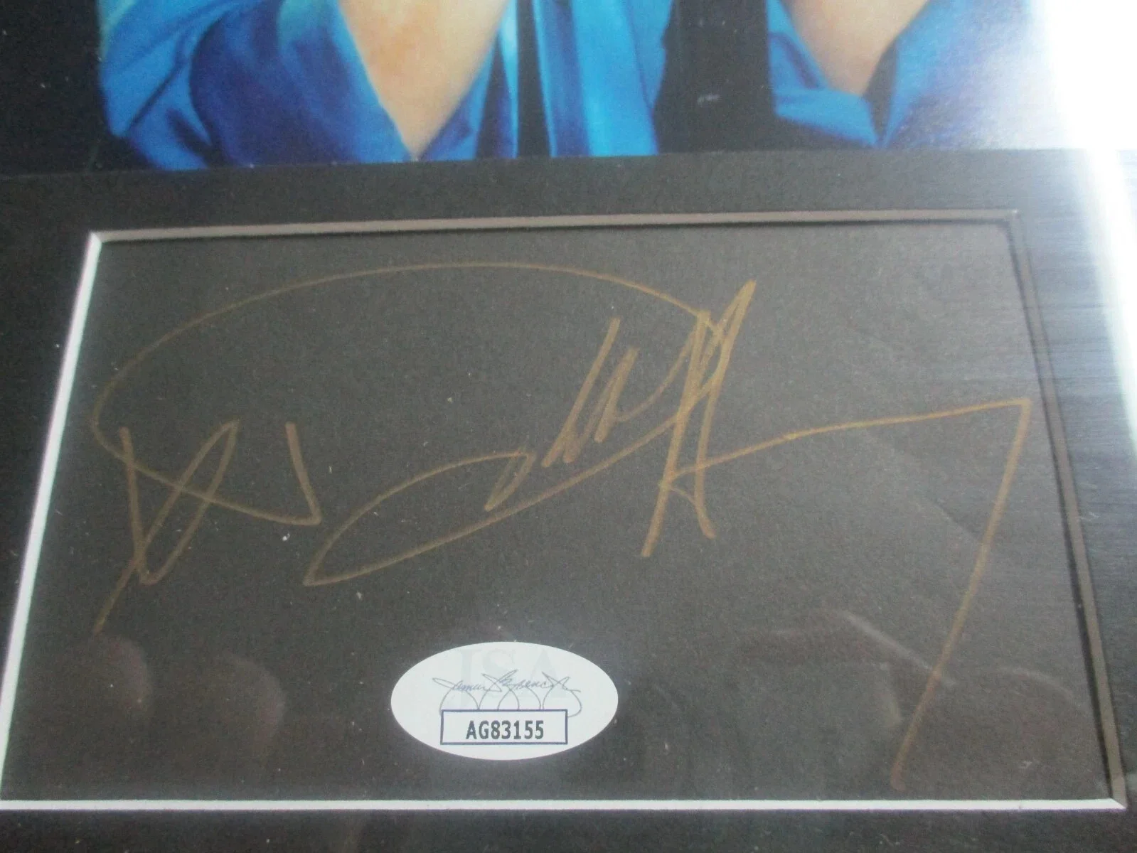 DEBBIE HARRY — BLONDIE (DEBBIE HARRY) AUTHENTIC SIGNED/AUTOGRAPHED FRAMED CUT--JSA CERTIFIED, image 2
