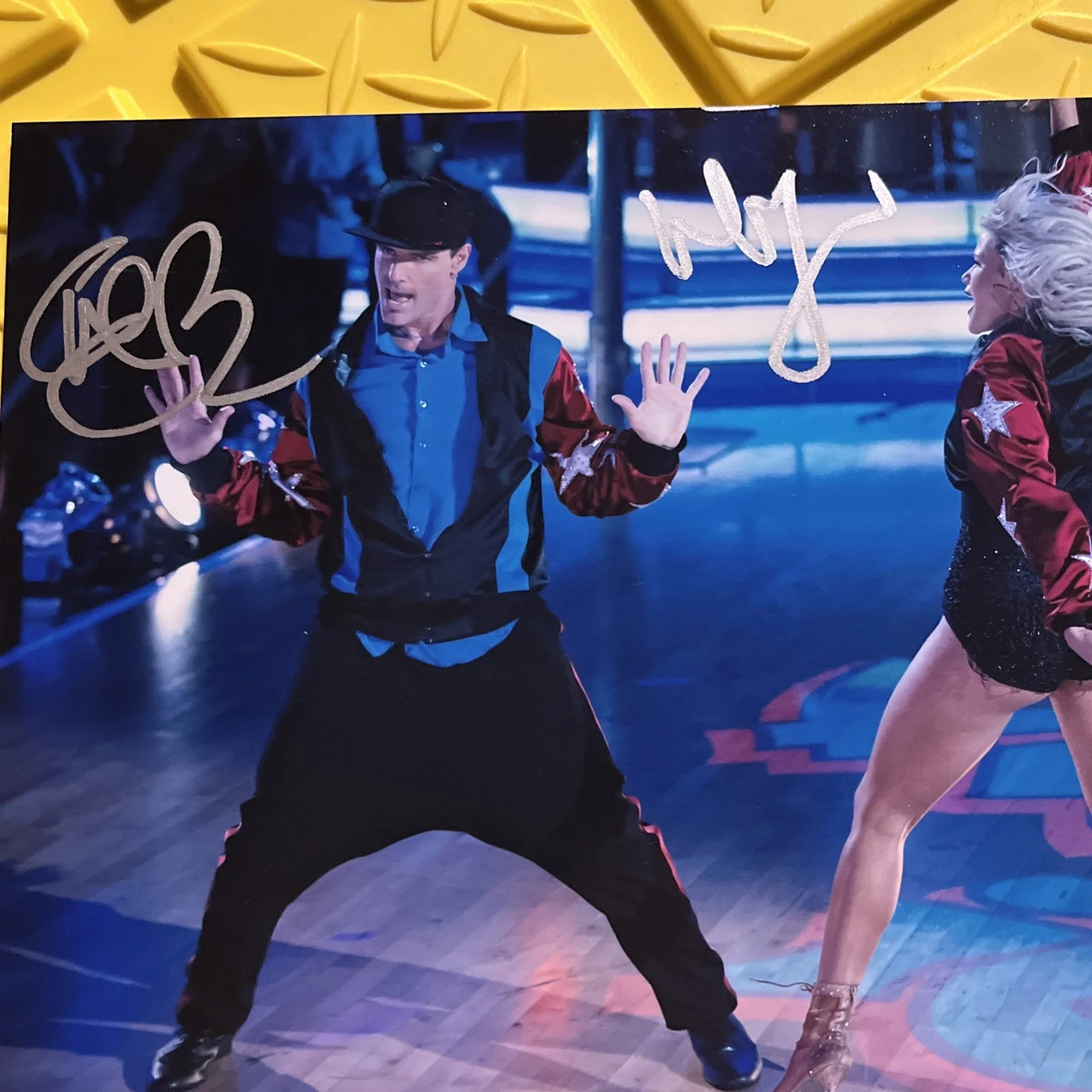 VANILLA ICE WITNEY CARSON — VANILLA ICE WITNEY CARSON SIGNED AUTOGRAPHED PHOTO 8x10 DANCING With STARS ACOA, image 4