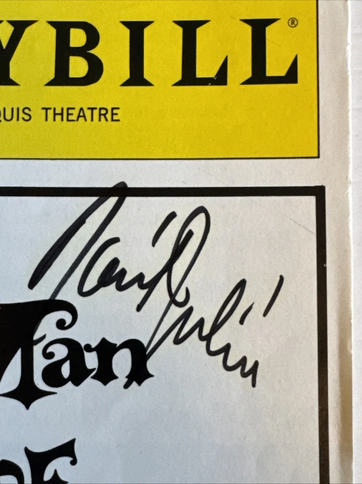 Raul Julia — Raul Julia SIGNED Autographed 1992 MAN OF LA MANCHA Playbill Program JSA Died 94, изображение 3