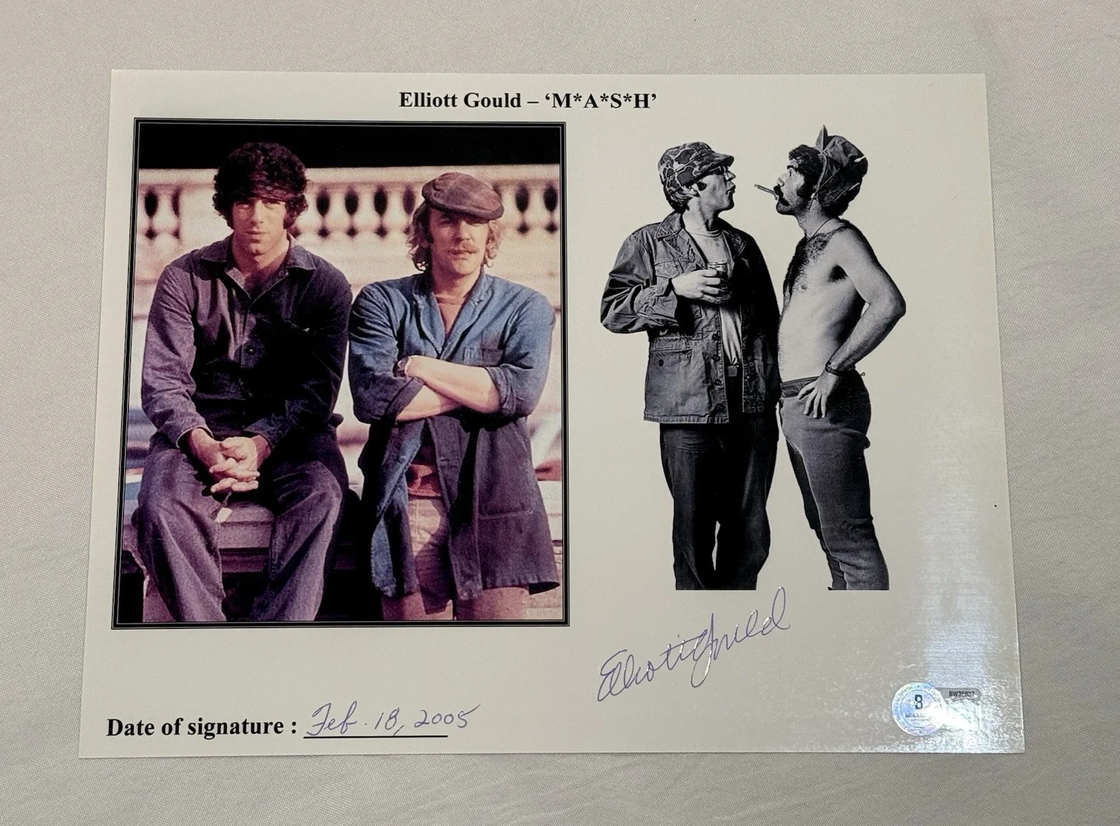 Elliott Gould — Elliott Gould Signed Trapper John MASH Photo W/ Donald Sutherland Beckett COA