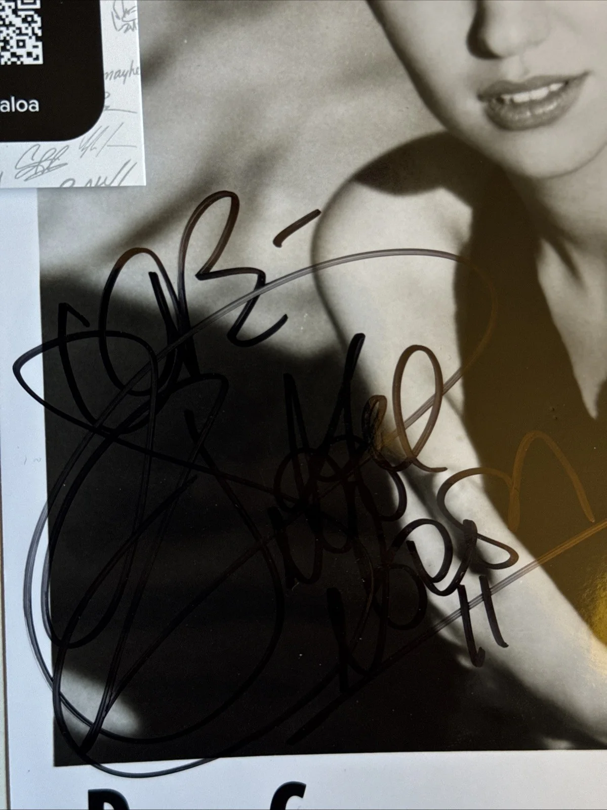 Debbie Gibson — Debbie Gibson SIGNED Autographed 8x10 Photo Singer JSA, image 2