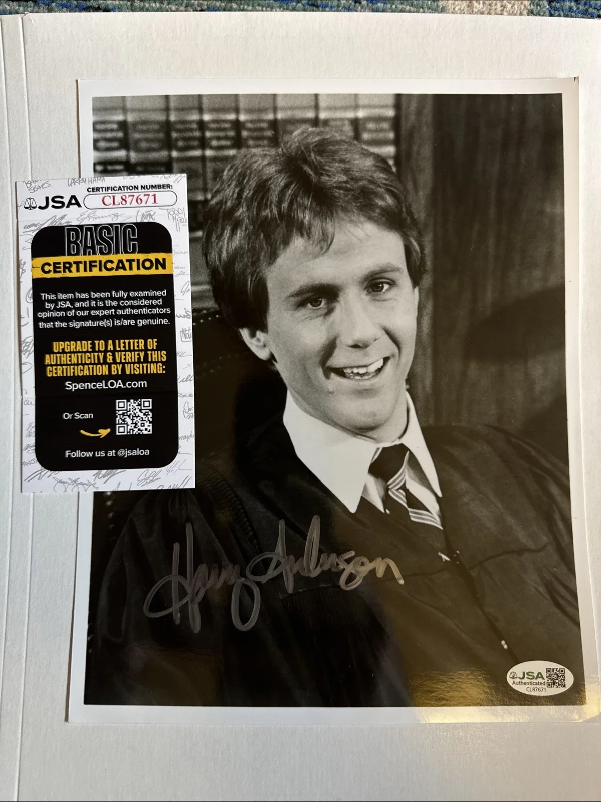 Harry Anderson — HARRY ANDERSON SIGNED Autographed 8X10 PHOTO - JUDGE HARRY STONE NIGHT COURT JSA, изображение 2