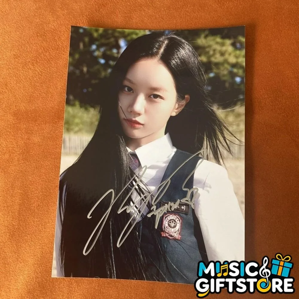 Friendly Rivalry Lee Hye-ri Autographed Signed Photo K-POP Collection 2025C #MU, image 4