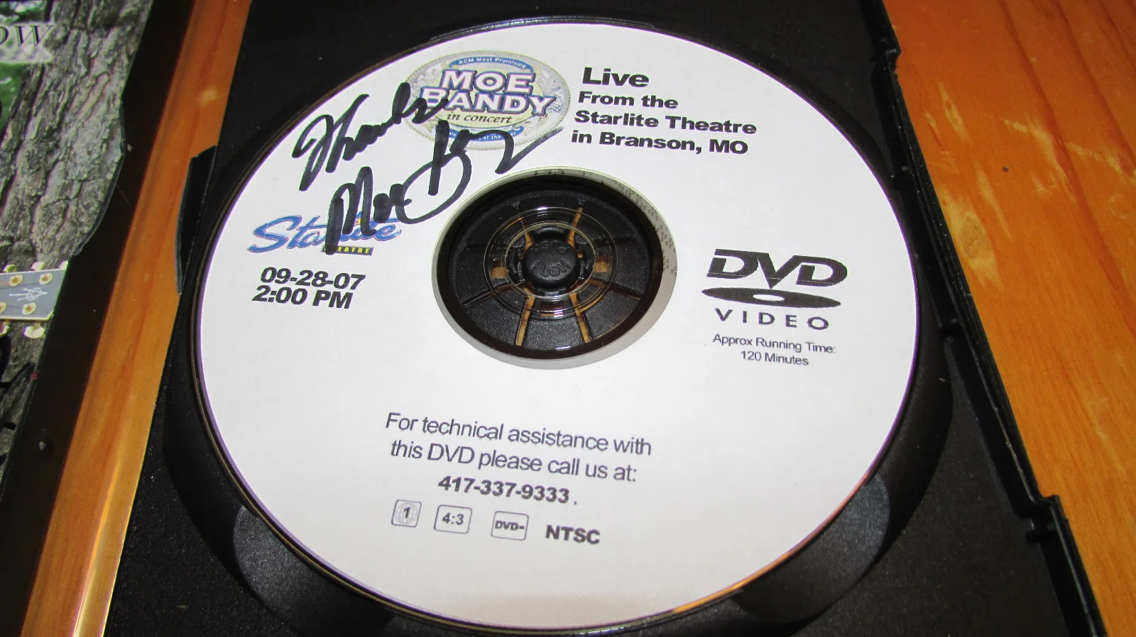 Moe Bandy & Kari Garrison SIGNED DVD & Card RARE Bluegrass Country Music History, изображение 2