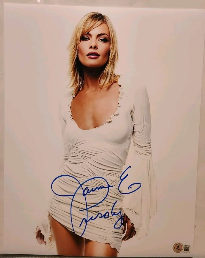 Jaime Pressly — Jaime Pressly Sexy signed autographed 11x14 photo. Beckett certified