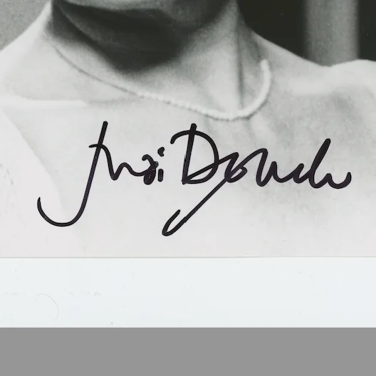 Judi Dench James Bond Autographed Signed 8x10 Photo AMCo COA 28645, изображение 2
