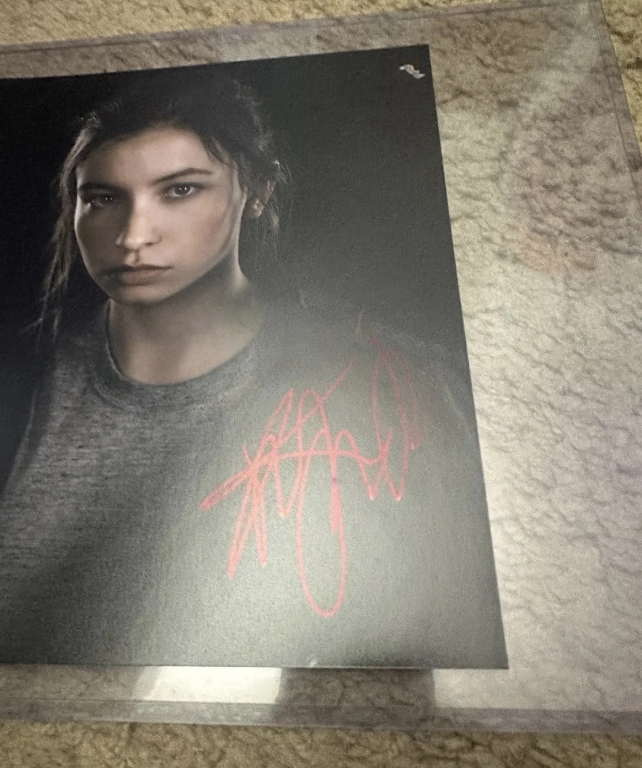 Katelyn Nacon Signed 8x10 Beckett, image 2