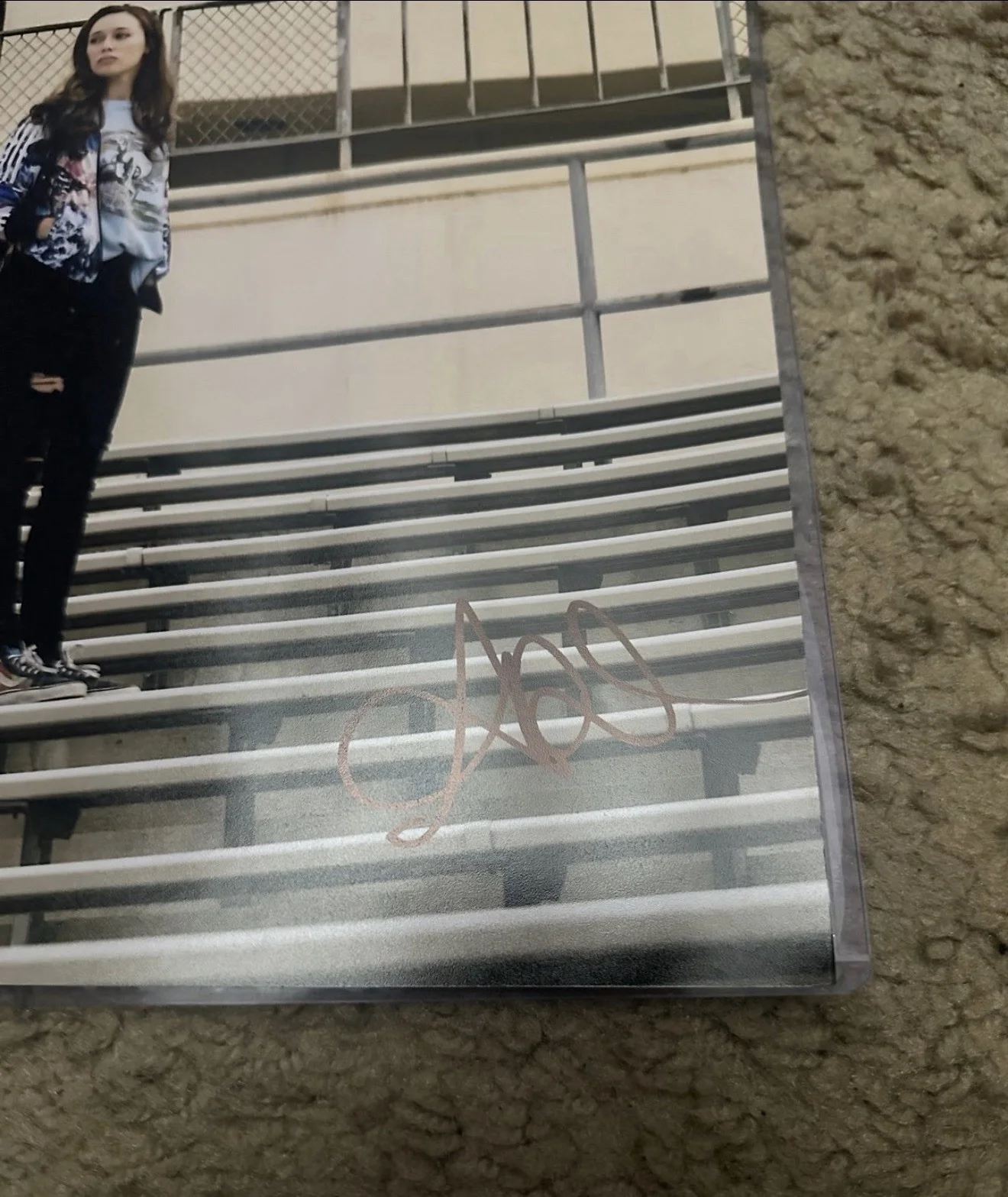 Alycia Debnam-Carey Signed 11x15 Photo W/ Beckett COA, изображение 2