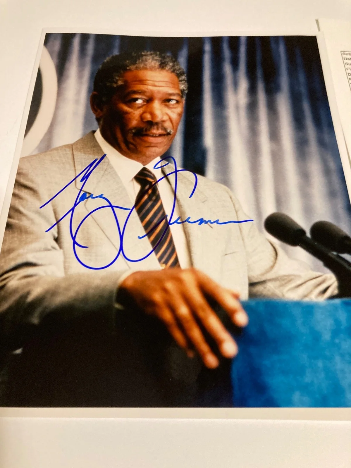 MORGAN FREEMAN — MORGAN FREEMAN signed 8x10 scene from "DEEP IMPACT" JSA#ZZ56511, image 2