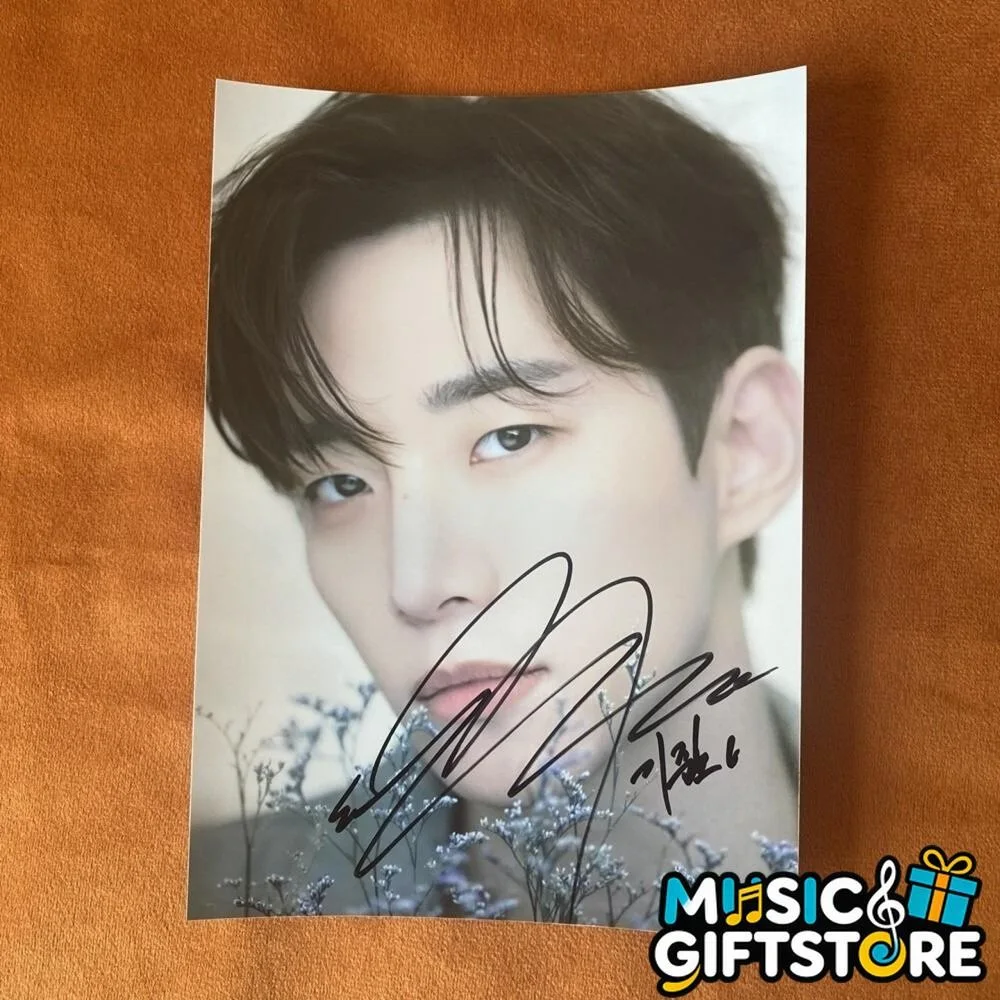 LEE JUNHO Signed Autographed Photo K-POP Collection 4*6 2025 #MUGS, image 3
