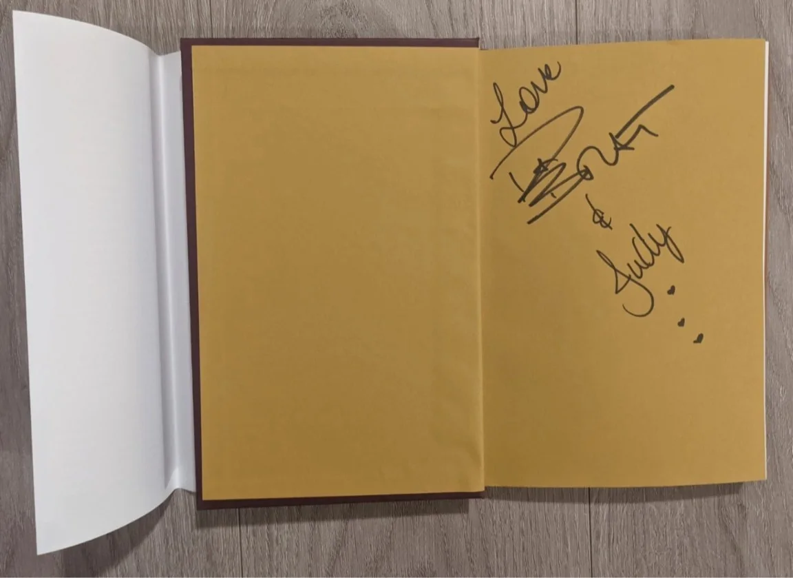 Da Brat & Judy book Signed with Fundafied vinyl included, изображение 2
