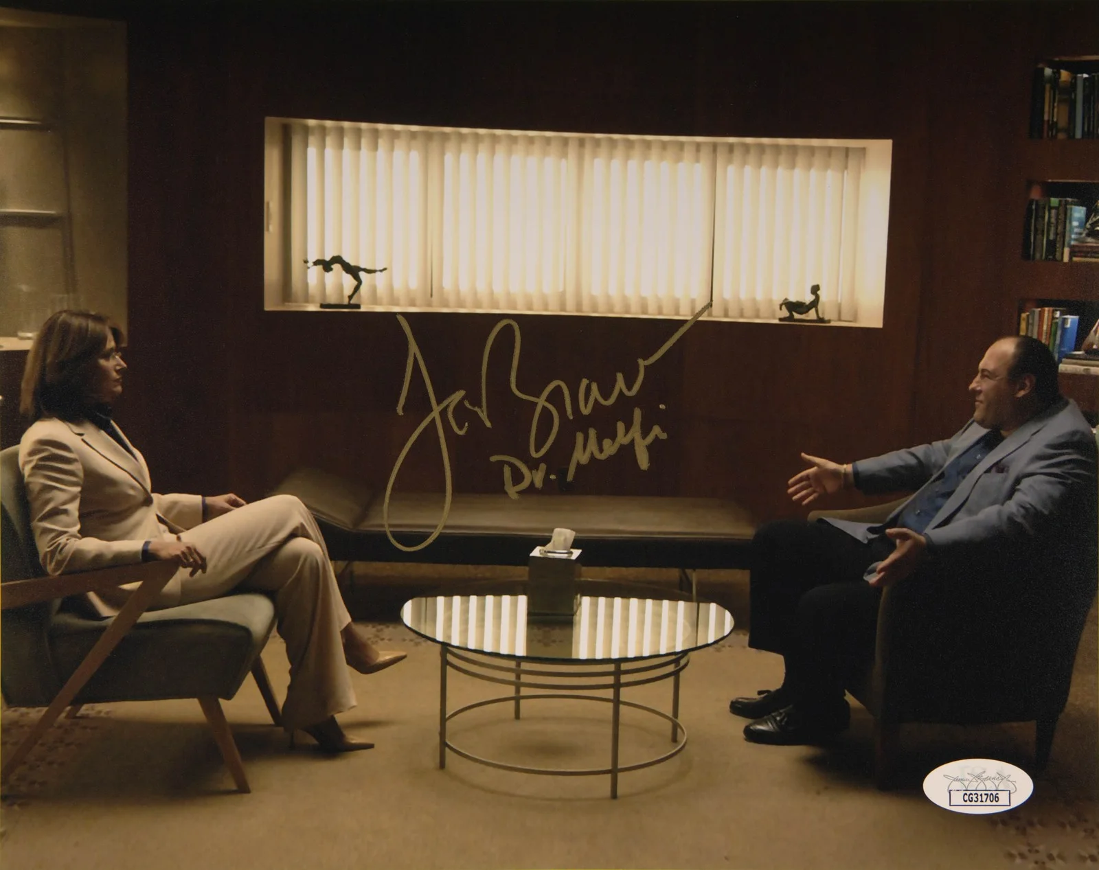 Lorraine Bracco — Lorraine Bracco Signed 8x10 Photo Dr. Melfi The Sopranos JSA Private Signing, изображение 2
