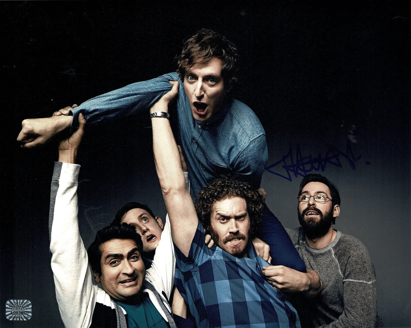 Thomas Middleditch — Thomas Middleditch Silicon Valley Autographed Signed 8x10 Photo AMCo COA 5022