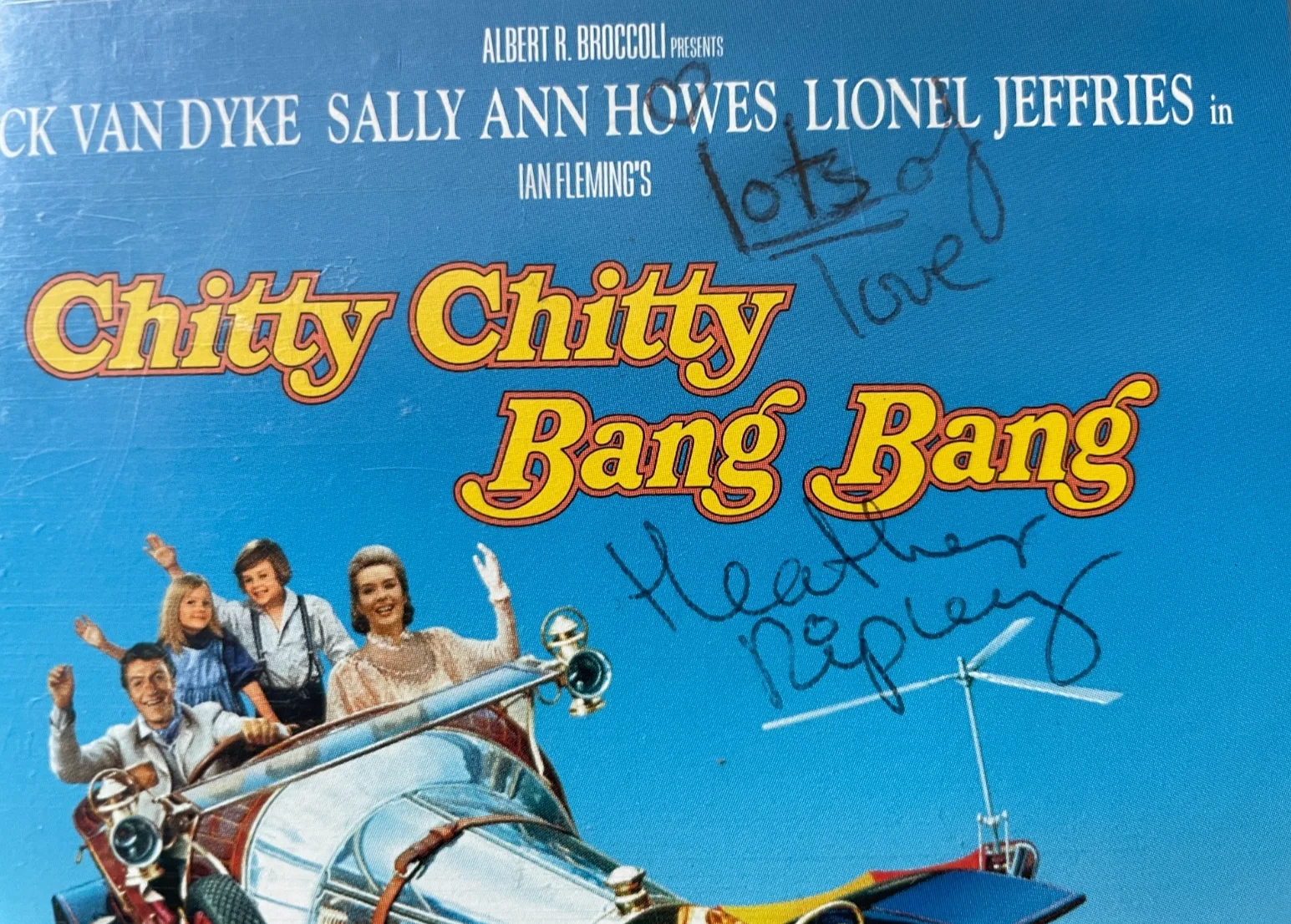 Heather Ripley — Heather Ripley – CHITTY CHITTY BANG BANG Autograph Signed 1990 VHS Tape, изображение 4