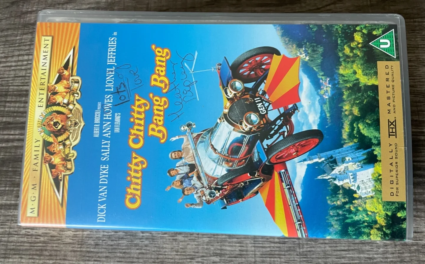 Heather Ripley — Heather Ripley – CHITTY CHITTY BANG BANG Autograph Signed 1990 VHS Tape, изображение 5