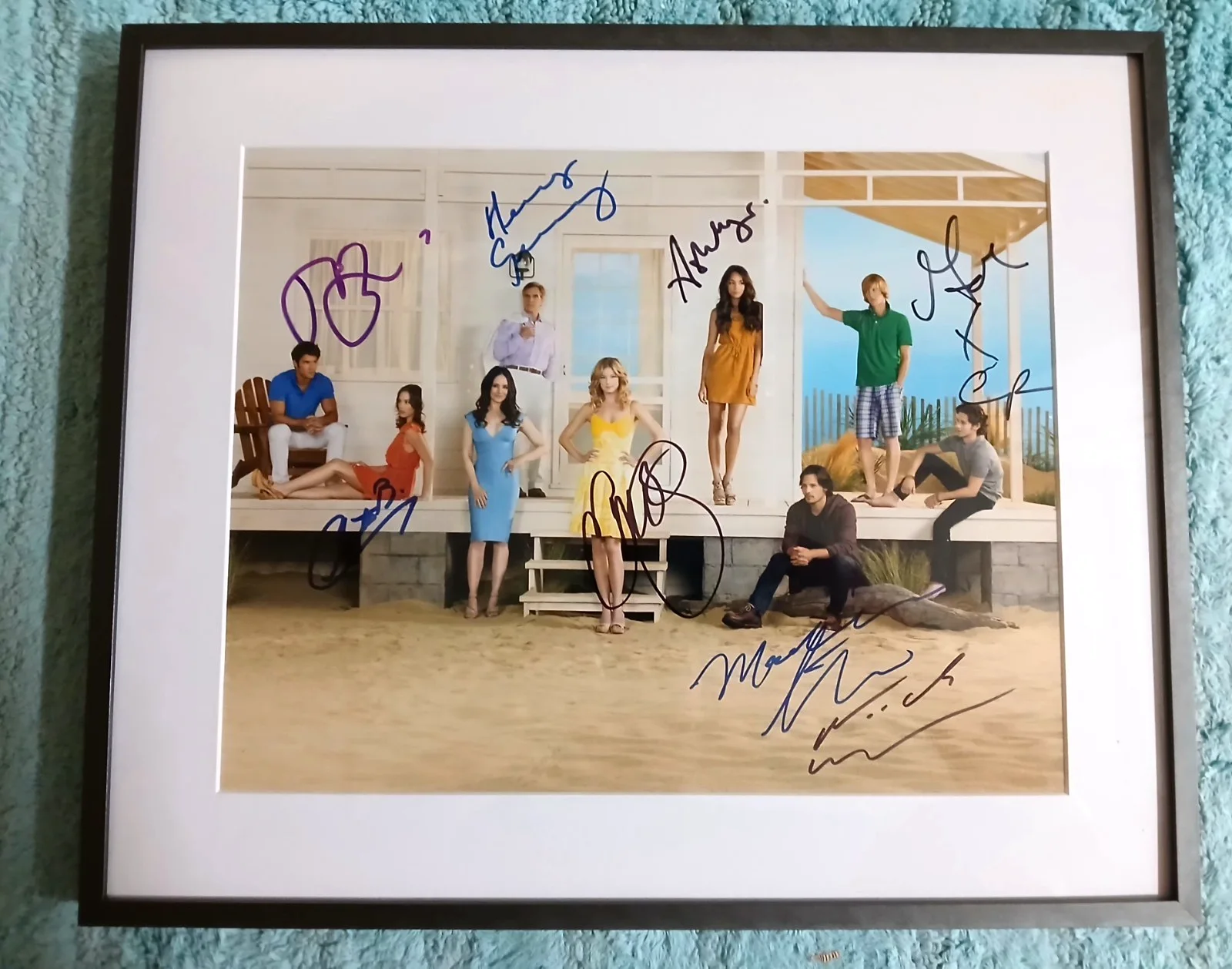 Emily VanCamp — Revenge Cast Signed Framed Photo 18"x15" Emily VanCamp, Gabriel Mann Josh Bowman, изображение 5