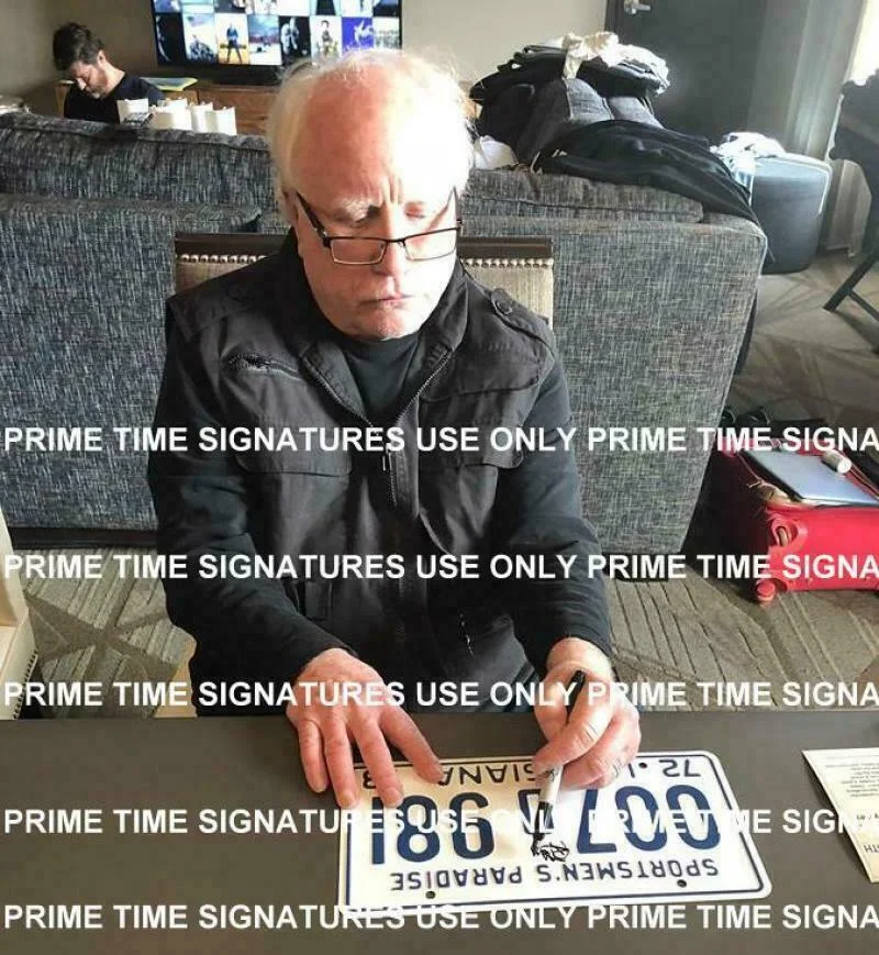 Richard Dreyfuss — Richard Dreyfuss Signed Jaws License Plate Prop Replica Autograph Beckett, image 2