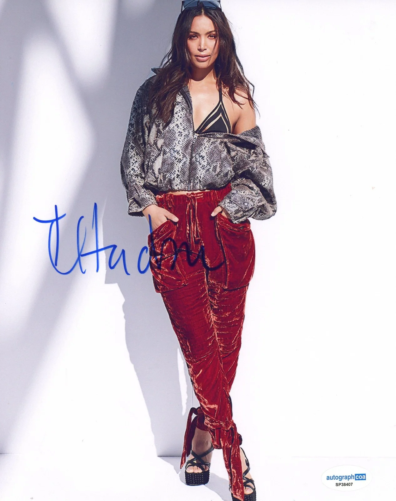 Ilfenesh Hadera — Ilfenesh Hadera "Godfather of Harlem" AUTOGRAPH Signed 8x10 Photo B ACOA, изображение 2