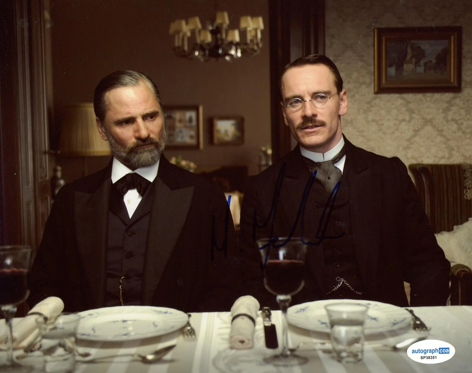 Michael Fassbender — Michael Fassbender "A Dangerous Method" AUTOGRAPH Signed 8x10 Photo B ACOA, изображение 2