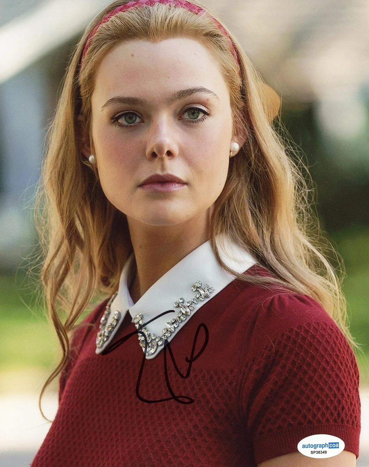 Elle Fanning — Elle Fanning "A Complete Unknown" AUTOGRAPH Signed 'Sylvie' 8x10 Photo ACOA, изображение 2