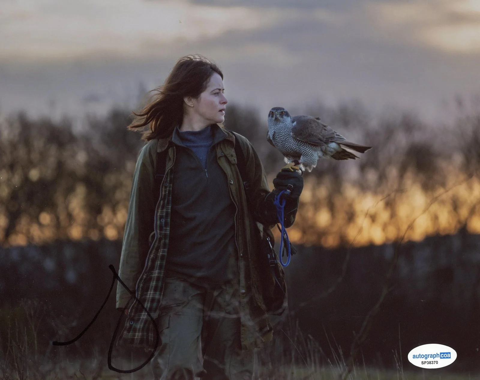 Claire Foy — Claire Foy "H is for Hawk" AUTOGRAPH Signed 'Helen' 8x10 Photo ACOA, изображение 2